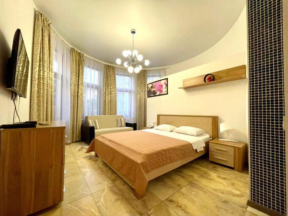 Apartments & Villa Georg オデッサ エクステリア 写真