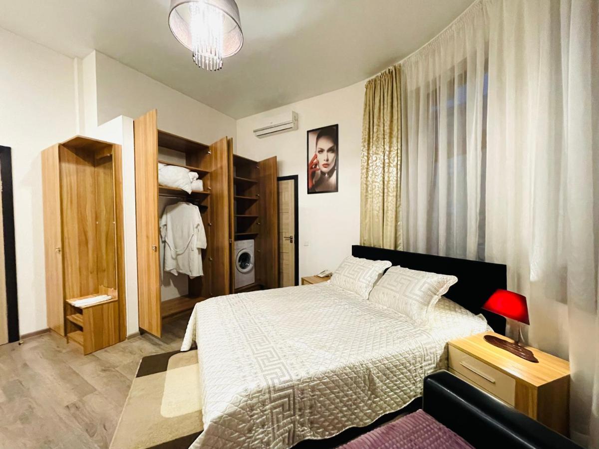 Apartments & Villa Georg オデッサ エクステリア 写真